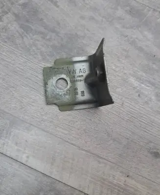 Volkswagen PASSAT B8 Fender mounting bracket 3G0809471