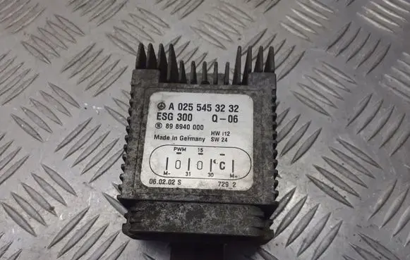 Mercedes-Benz A W168 Coolant fan relay A0255453232