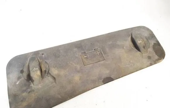Volkswagen PASSAT B5.5 Battery box tray cover/lid 3B1819422A