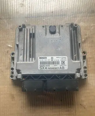 Suzuki SX4 S-Cross Engine control unit/module 0281019351 55261433 1039S72520