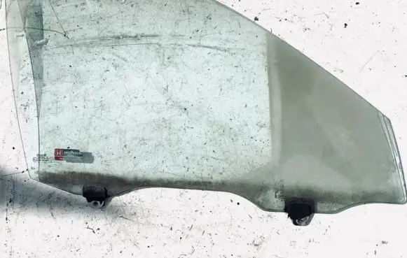 Honda Civic Front door window glass four-door