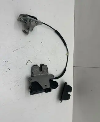 Volvo S80 Tailgate exterior lock 30699288
