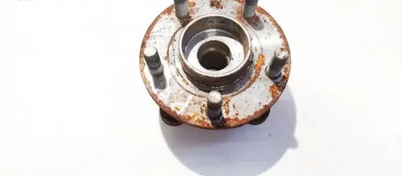 Volvo V40 Front wheel hub