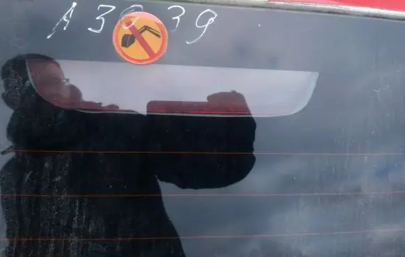 Mitsubishi Pajero Third/center stoplight