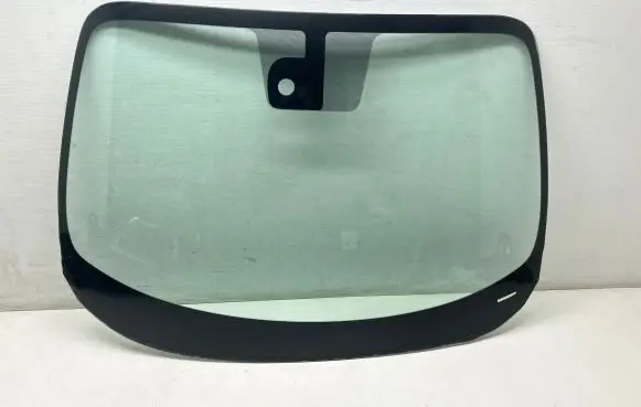 Nissan Juke I F15 Front windscreen/windshield window 43R00005 NSGM411 D0T23