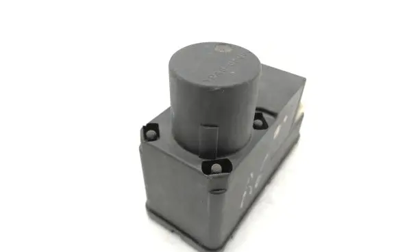 Audi A6 S6 C4 4A Central locking vacuum pump 8TZ00652206 8TZ006522