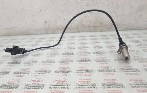 Audi A4 S4 B5 8D Crankshaft position sensor 