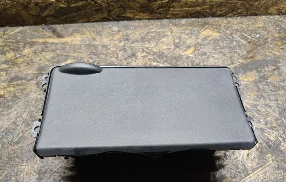 Cup holder front