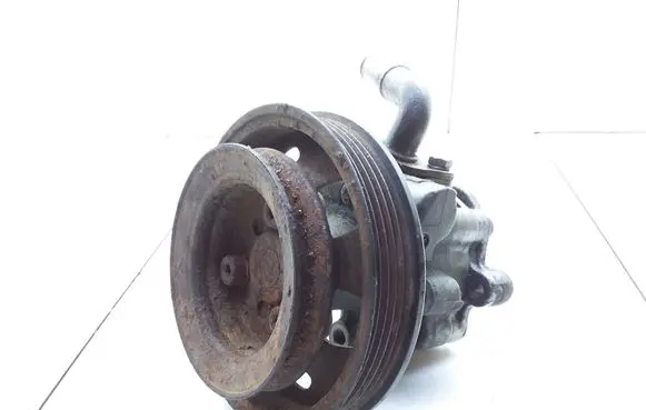 Audi A4 S4 B5 8D Power steering pump 8D0145156