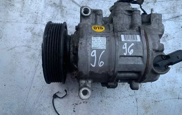 Volkswagen Golf VI Air conditioning (A/C) compressor (pump) 5N0820803F
