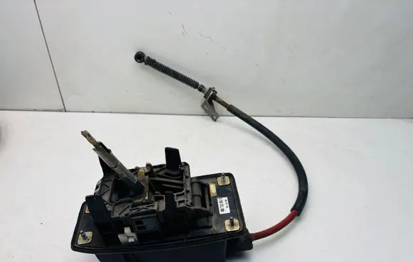 Volkswagen PASSAT B5 Gear shifter/selector 4B0713041E