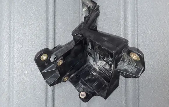 Opel Zafira B ABS pump bracket 13214940