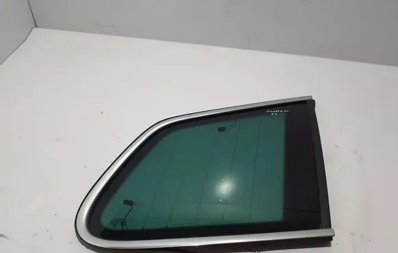 Volkswagen Touareg II Rear side window 7P6845298S
