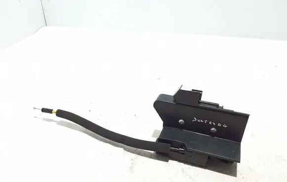 Dacia Duster Rear door lock 825022783R