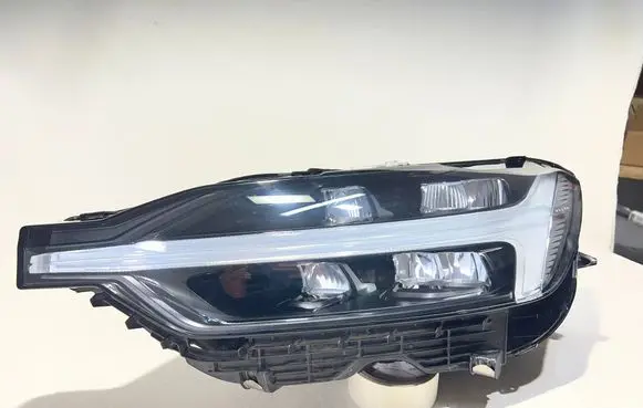 Volvo XC60 Headlight/headlamp 32337374