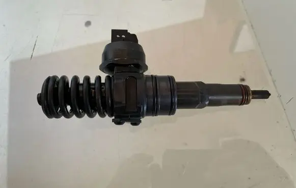 Fuel injector