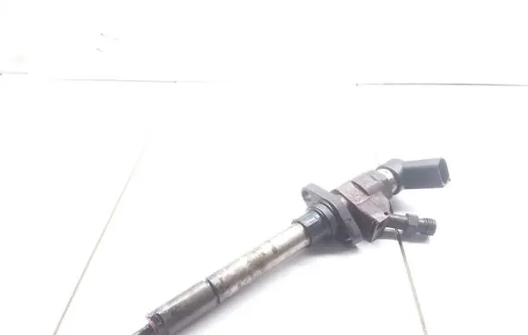 Volvo V50 Fuel injector 9657144580
