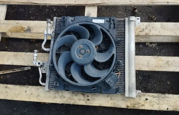A/C cooling radiator (condenser)