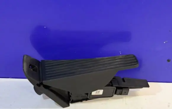 Volvo XC90 Accelerator throttle pedal 32269124