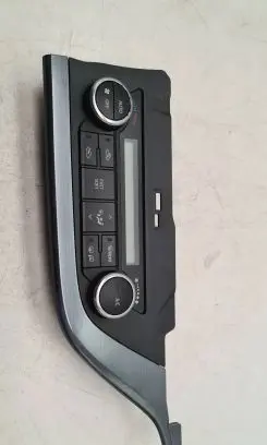 Toyota Auris E180 Climate control unit 5590002460 7004A3NB