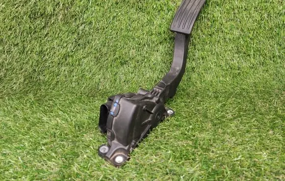 Volvo S40 Accelerator throttle pedal 4M519F836CK 6PV00864131