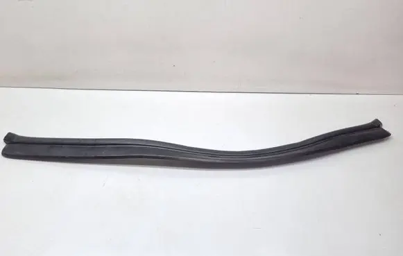 BMW 5 F10 F11 Engine compartment rubber 7206521