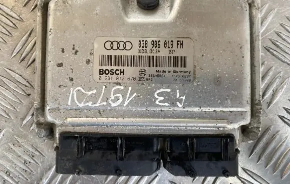 Audi A3 S3 8L Engine control unit/module 038906019FH 28SA5594 0281010670