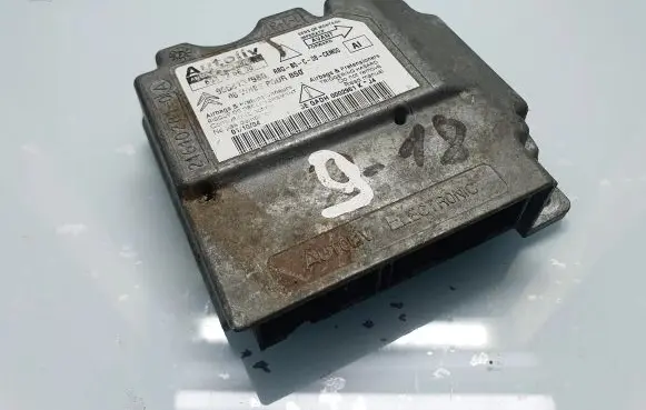 Citroen C4 I Airbag control unit/module 603725800
