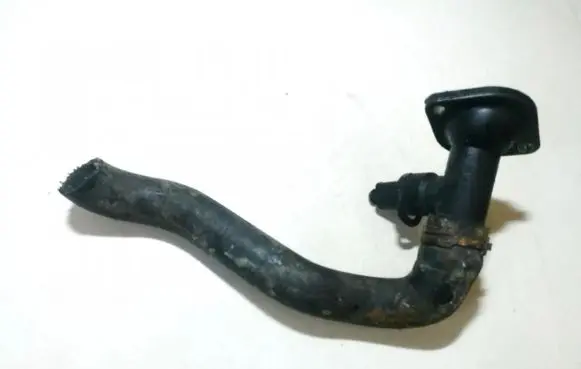 Volkswagen PASSAT B6 Engine coolant pipe/hose 036121121