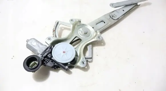 Front window lifting mechanism without motor