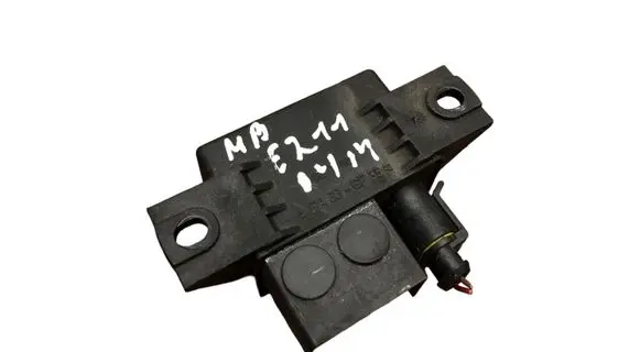 Mercedes-Benz E W211 Charging relay A0025426419 0332002167