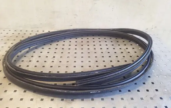 Ford Kuga I Trunk rubber seal (body) 