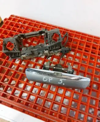Audi A8 S8 D3 4E Front door lock 4E0839885