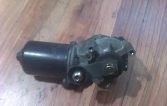 Mitsubishi Lancer Wiper motor