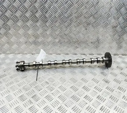Volvo V70 Camshaft 8658358