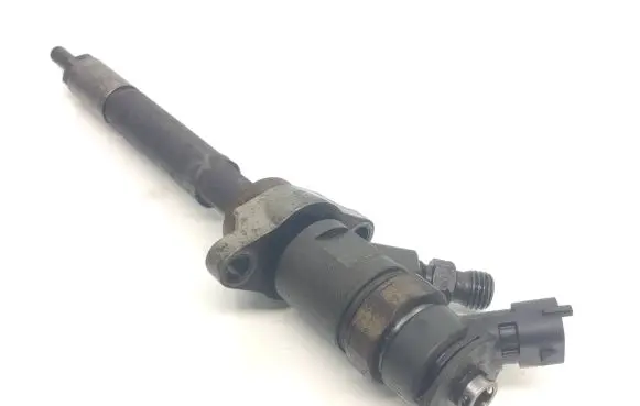 Fuel injector