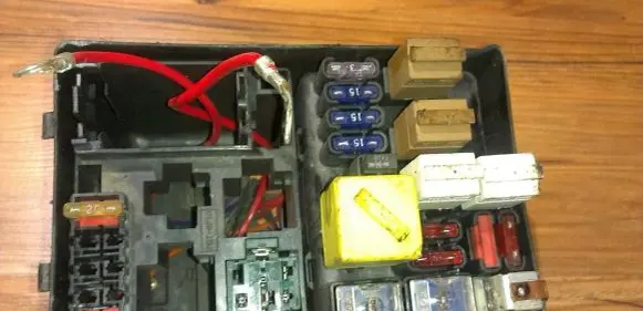 Ford Mondeo MK II Fuse box set 93bg14411ac 93bg-14411-ac