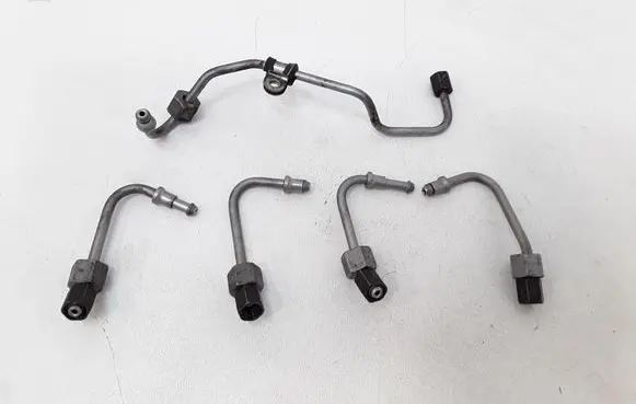 Mercedes-Benz B W245 Fuel injector supply line/pipe 