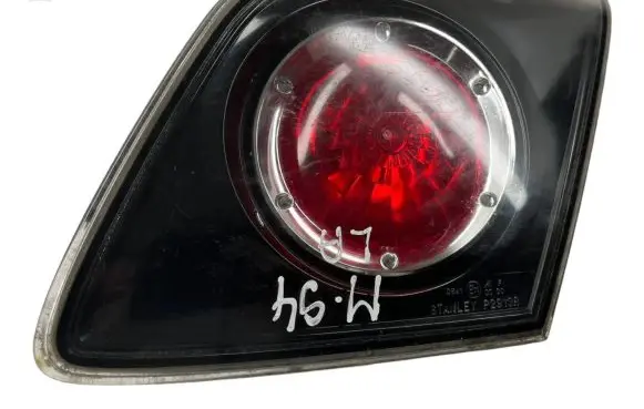 Mazda 3 I Tailgate rear/tail lights P2913R