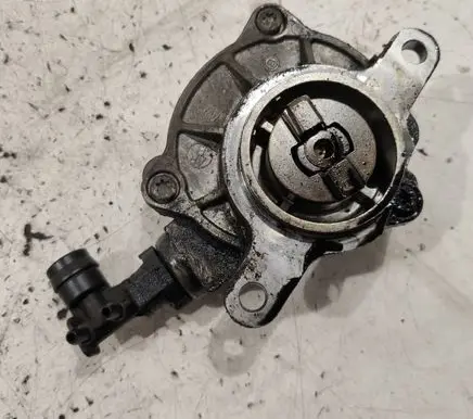 Renault Laguna II Vacuum pump 8200102535