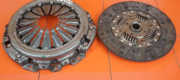 Nissan Navara D40 Clutch set kit YD25 SPRZEGLO