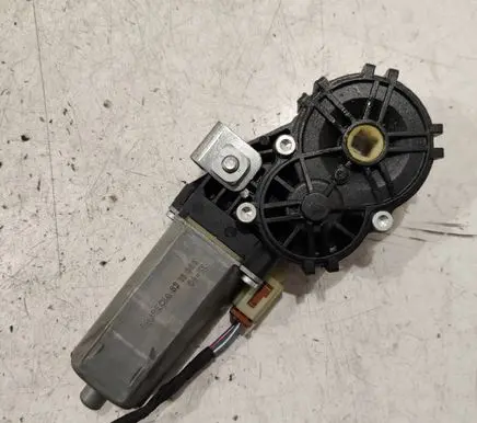 BMW 5 E60 E61 Seat adjustment motor 0390201973