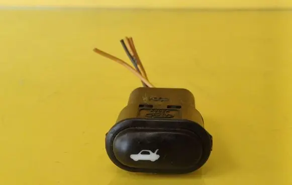 Ford Fiesta Tailgate opening switch 19B514AA 03160800