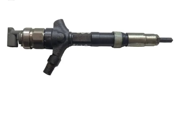 Toyota Corolla Verso E121 Fuel injector 236700G010