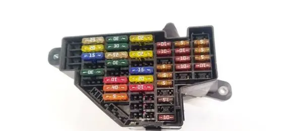 Volkswagen PASSAT CC Fuse box set