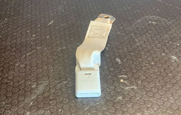 Hyundai Terracan Rear seatbelt buckle 2H1335800B