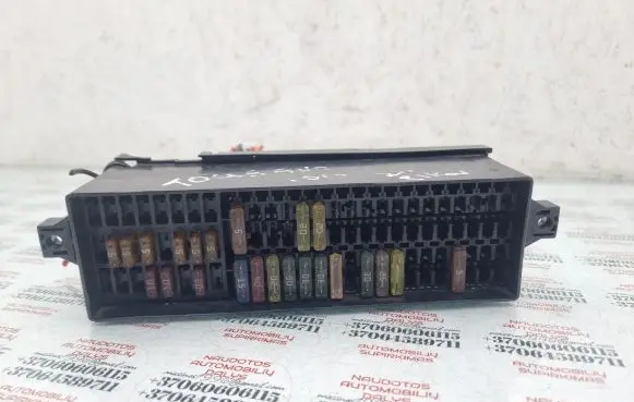 Volkswagen Touran II Fuse module 1T1970000AD 1T1970000