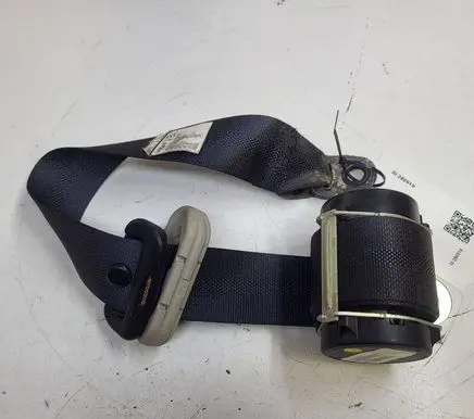 Nissan Leaf I (ZE0) Rear seatbelt 623658363B