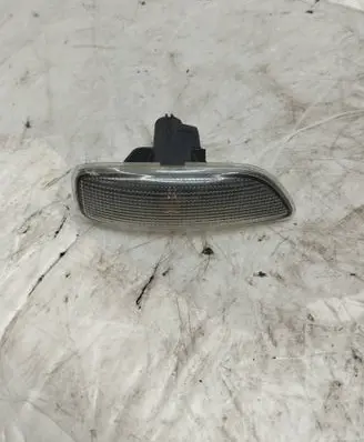 Volvo S80 Front fender indicator light 150723