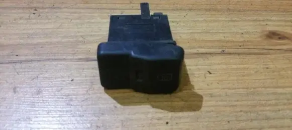 Volkswagen PASSAT B3 Windscreen/window heater switch 535959621